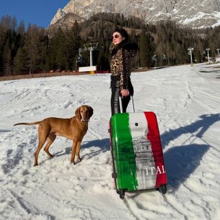 Objev cestovní kufry Bertoo Italy 🇮🇹✨ Naše kolekce cestovních kufrů spojuje elegantní italský design s maximální...